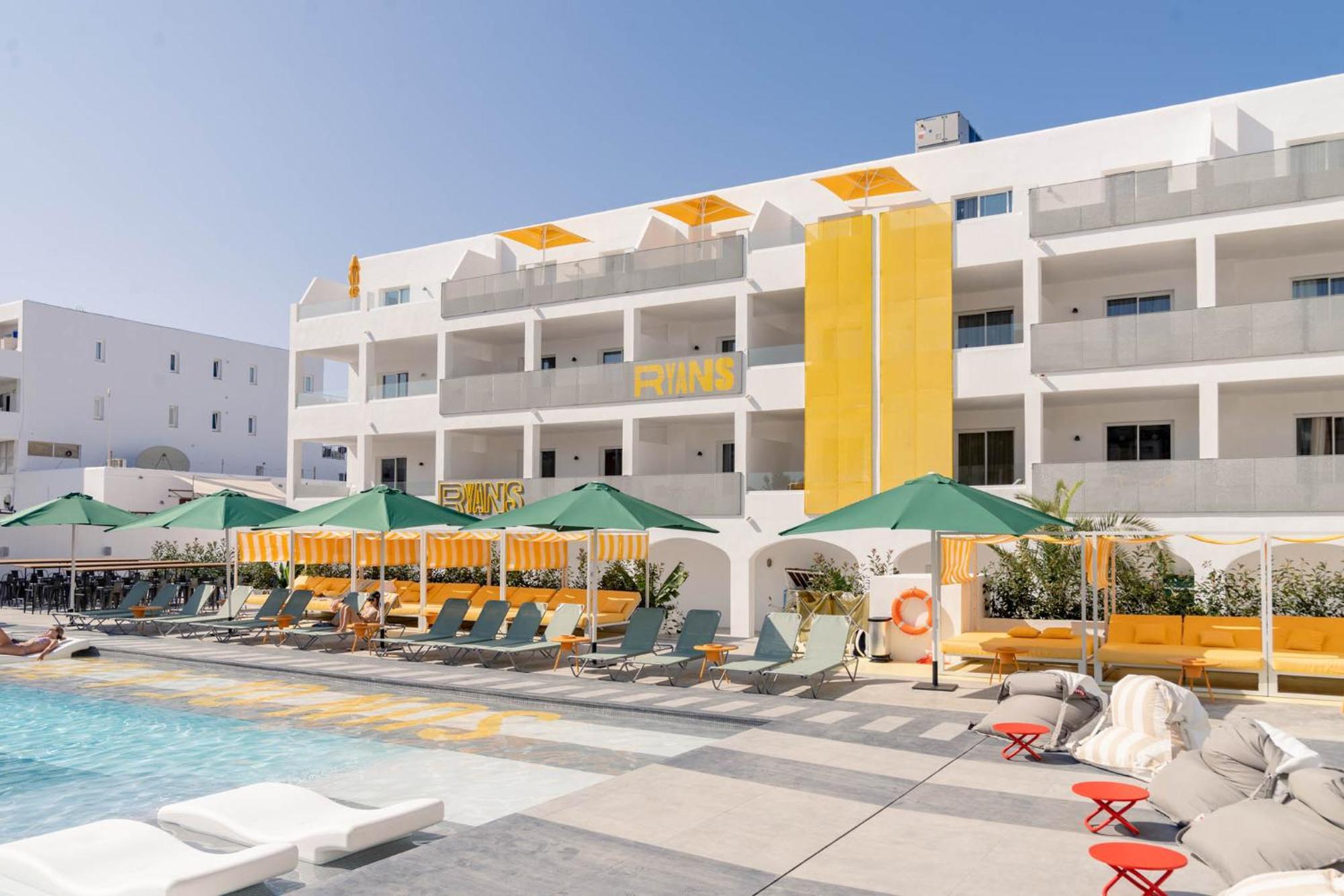 Ryans Lolas - Adults Only Sant Antoni de Portmany Exterior foto